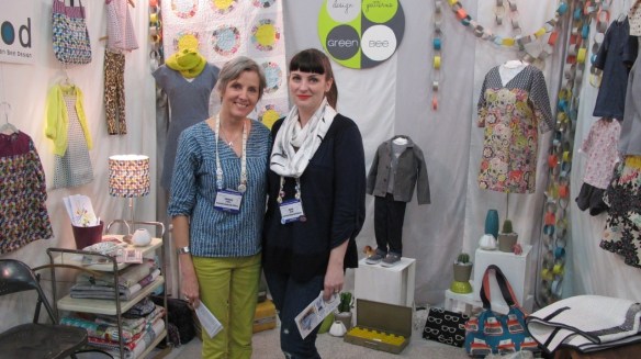 Green Bee Design & Patterns