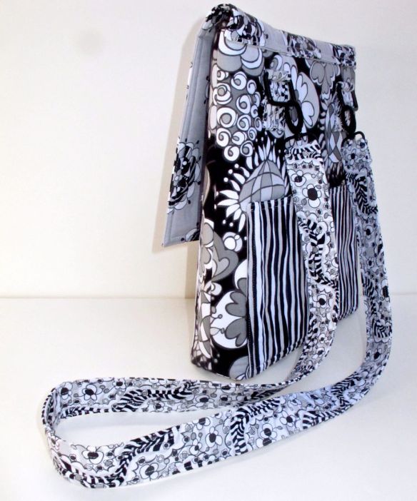 Bag by Urban Spools with a Serendipity Studios pattern using Licorice Fizz fabric IMG_7438