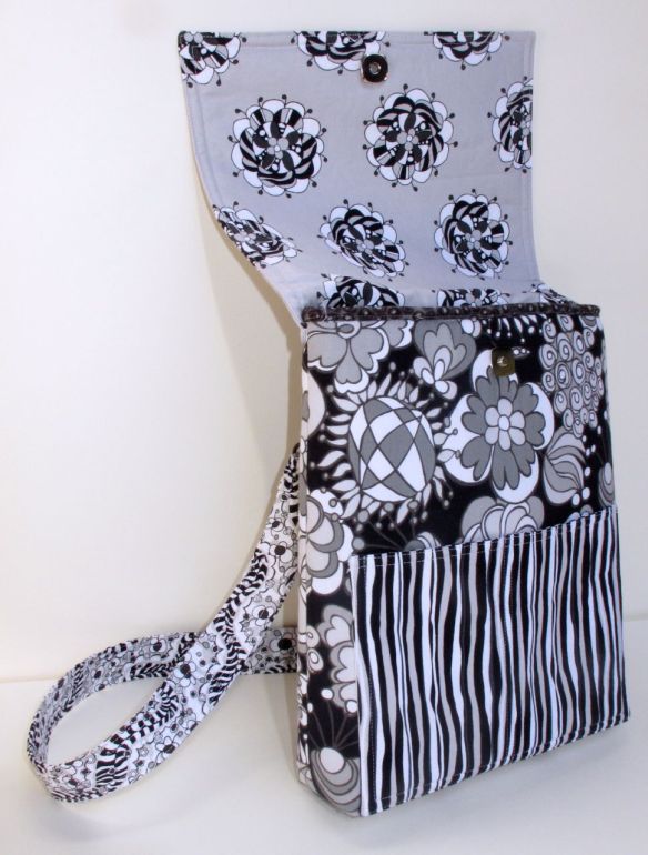 Bag by Urban Spools with a Serendipity Studios pattern using Licorice Fizz fabric IMG_7446