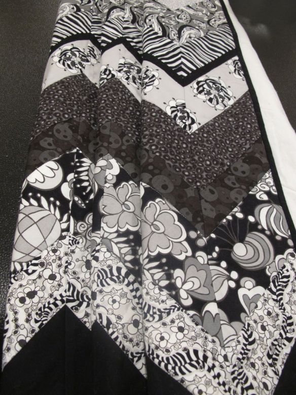 Chevron Baby Quilt pattern by Blackberry Quilts using Licorice Fizz by Carol Van Zandt IMG_8859