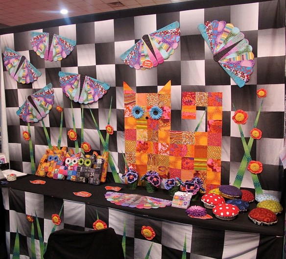 La Todera booth at Quilt Market La Todera booth at Quilt Market