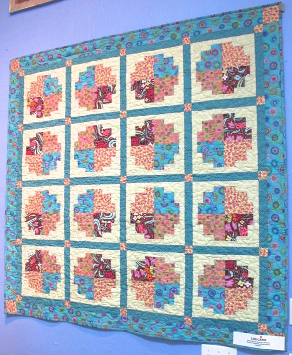 Log Cabin by Diana McClun and Laura Nownes, quilted by Marla Monson, p.34 of Quilts! Quilts!! Quilts!!! 3rd edition Log Cabin by Diana McClun and Laura Nownes, quilted by Marla Monson, p.34 of Quilts! Quilts!! Quilts!!! 3rd edition