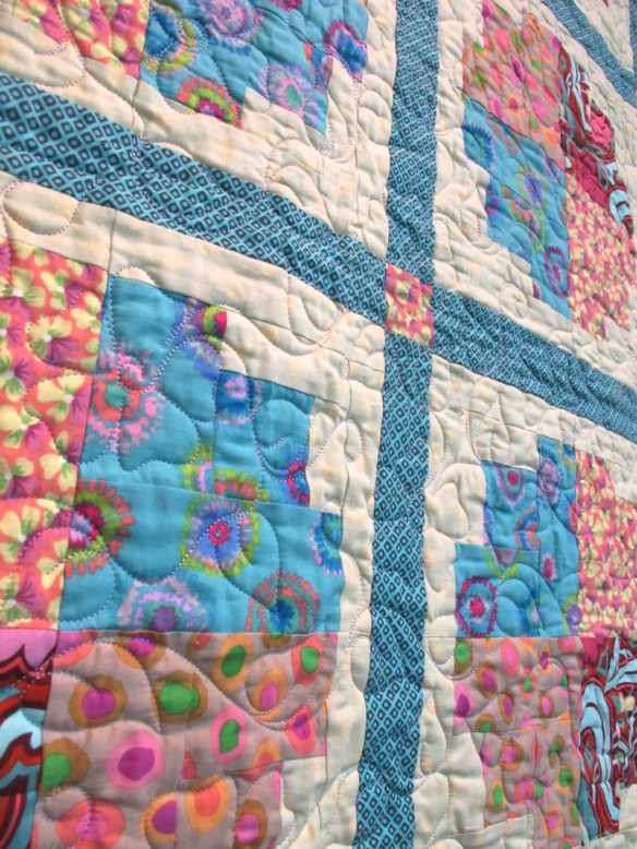 Log Cabin by Diana McClun and Laura Nownes, quilted by Marla Monson, p.34 of Quilts! Quilts!! Quilts!!! 3rd edition Log Cabin by Diana McClun and Laura Nownes, quilted by Marla Monson, p.34 of Quilts! Quilts!! Quilts!!! 3rd edition