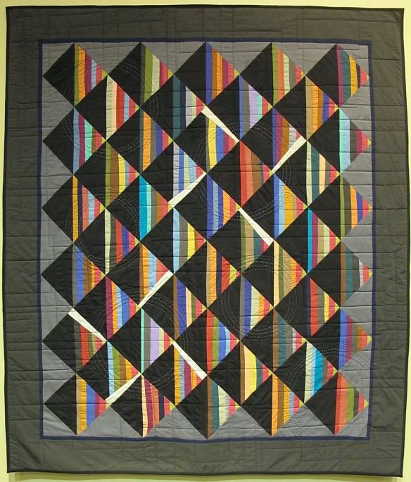 Tribute by Pati Fried, 2014, machine quilting by Kerry Reed, both machine and hand quilted Tribute by Pati Fried, 2014, machine quilting by Kerry Reed, both machine and hand quilted