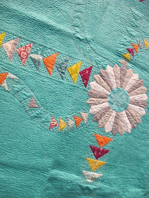 "Silly Goose, Catch Me if You Can" a QuiltCon charity quilt and collaborative effort by the Jacksonville Modern Quilt Guild "Silly Goose, Catch Me if You Can" a QuiltCon charity quilt and collaborative effort by the Jacksonville Modern Quilt Guild