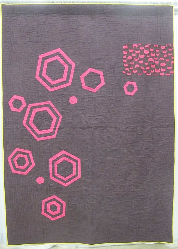 MQG 2014 Quilt of the Month: May. Improv Echoed Hexagons by Rossie Hutchinson.
