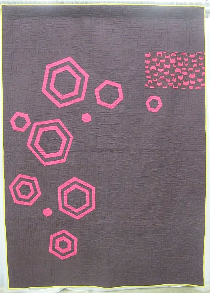 MQG 2014 Quilt of the Month: May. Improv Echoed Hexagons by Rossie Hutchinson.