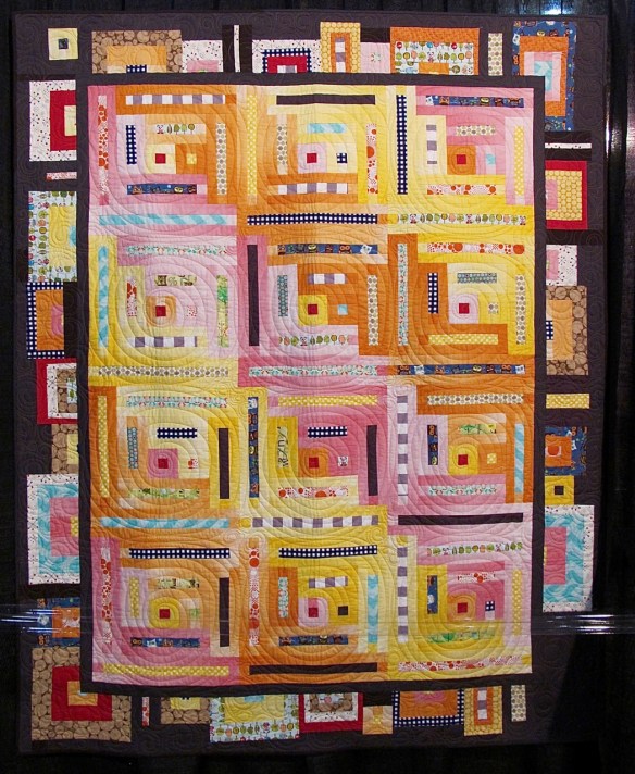 Modern Log Cabin by Kimberly Lapacek, quilted by Marcia Wachuta Modern Log Cabin by Kimberly Lapacek, quilted by Marcia Wachuta