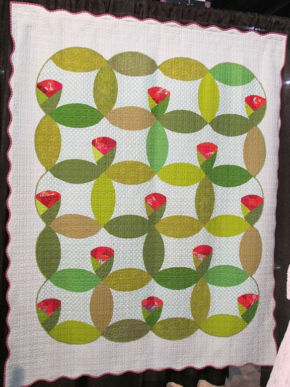 Tulip (Double Wedding Ring Variation) by Victoria Findlay Wolfe Tulip (Double Wedding Ring Variation) by Victoria Findlay Wolfe