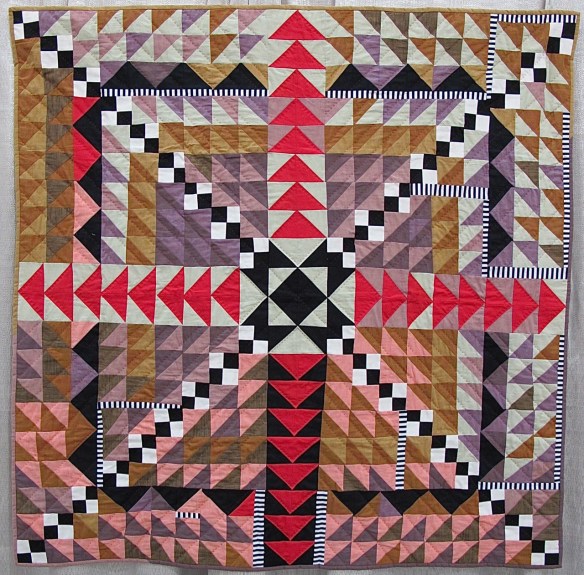 Close up of Kintsugi I (medallion) by Alexis Deise Close up of Kintsugi I (medallion) by Alexis Deise