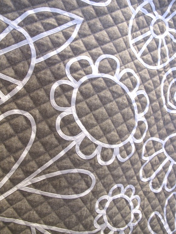 Flower Doodle by Lindsey Neill, quilted by Sarah Wilson of Crinklelove Flower Doodle by Lindsey Neill, quilted by Sarah Wilson of Crinklelove