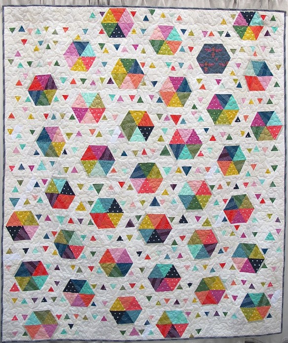 Swarm by Selina Cheng, quilted by Jo Nicholls of Thirroul Custom Quilting Swarm by Selina Cheng, quilted by Jo Nicholls of Thirroul Custom Quilting