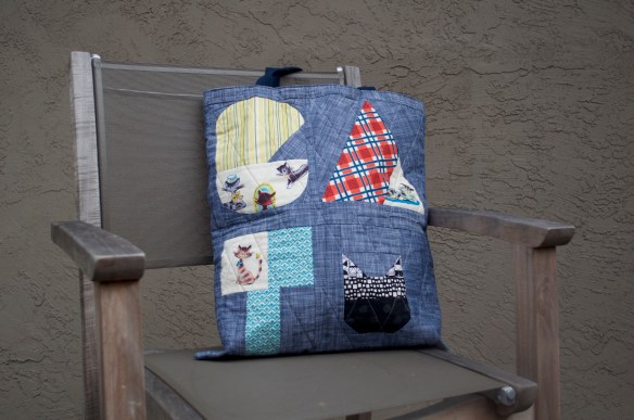 I Spy The Alphabet bag by Kristen Takakuwa using the I Spy the Alphabet pattern by thequiltedfox.com