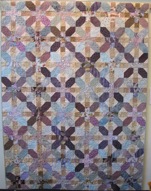 Ellie's Quilt, pieced by Mary Risard Burnett, quilted by Kathy Ritter Ellie's Quilt, pieced by Mary Risard Burnett, quilted by Kathy Ritter