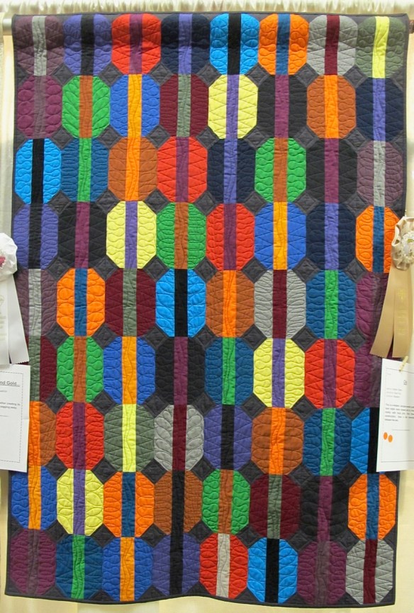 City by Karen Stern, quilted by Sue Fox City by Karen Stern, quilted by Sue Fox